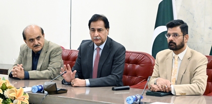 Islamabad 06.08.2026: Speaker National Assembly Sardar Ayaz Sadiq in a meeting with participants of the AI Launchpad Bootcamp Balochistan, along with Mr. Mohi Uddin Wani at Parliament House.